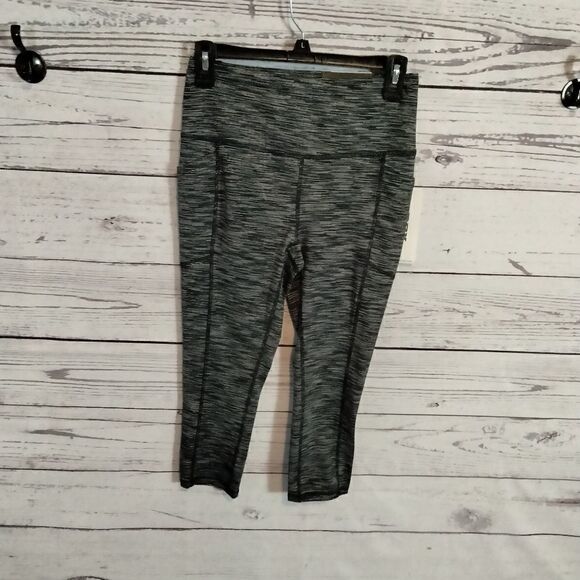 NWT:" RBX" woman's capris length leggings - Picture 1 of 13